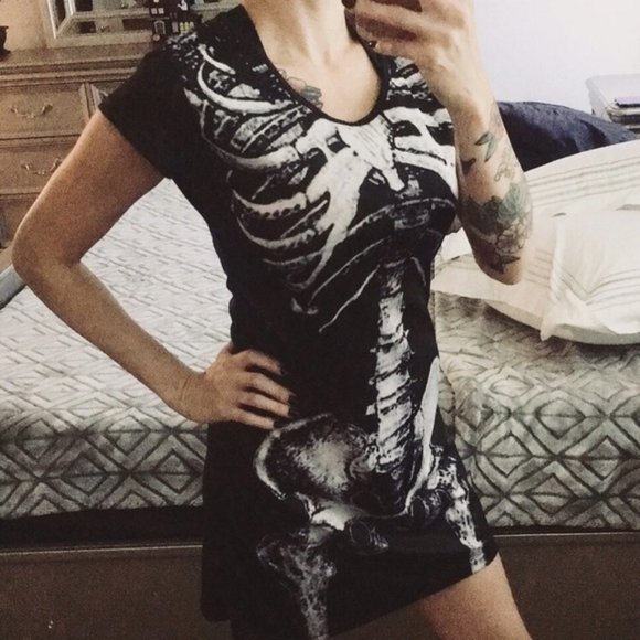 💀🖤Skeleton Dress🖤💀 - Picture 3 of 9